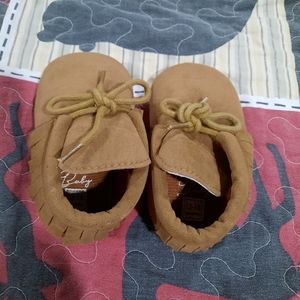 Toddler moccasin shoe